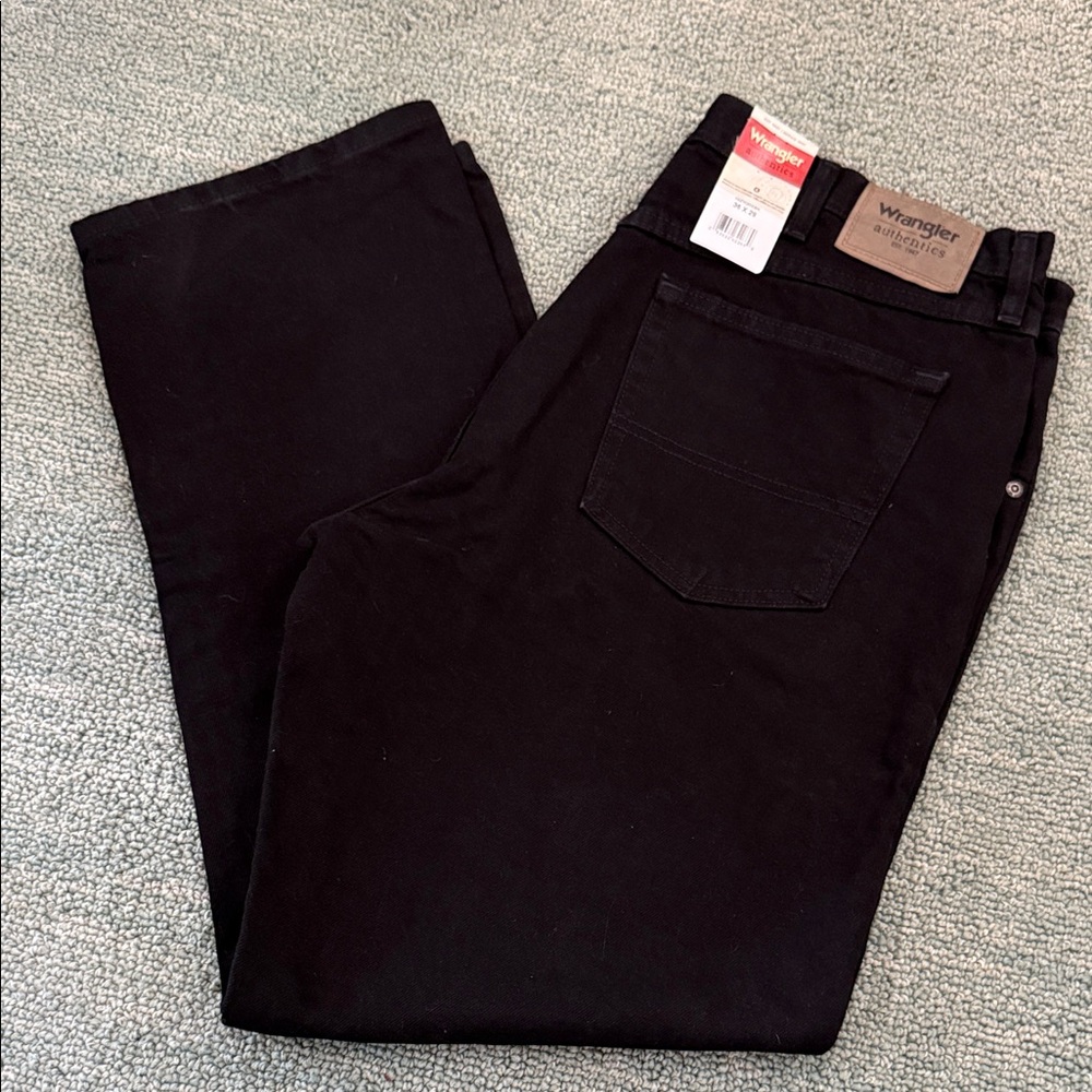 *Wrangler Men's Relaxed Fit Black Jeans (sz 36x29)